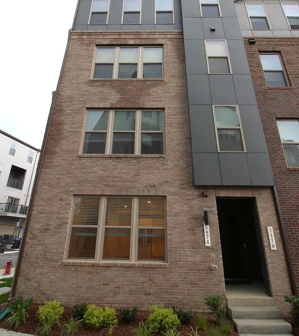2 bed, 2.5 bath, 1560 sqft, $2,995 — Photo 1