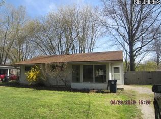 1688 Gaylord Dr, Akron, OH 44320