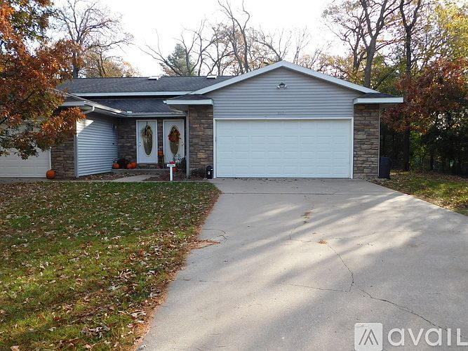 1st image of 3372 Bridlewood Dr #3372