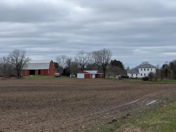 1665 W Vermontville Hwy, Charlotte, MI 48813