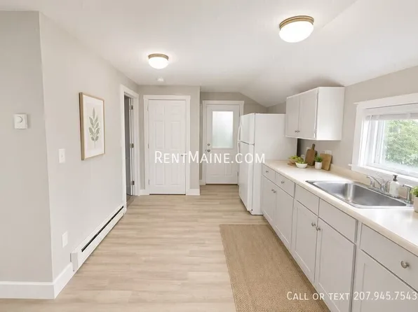 62 State St APT 10, Augusta, ME 04330