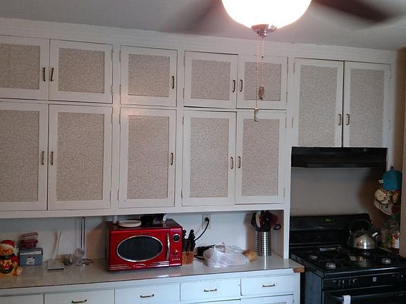 4th image of 936 Marion St