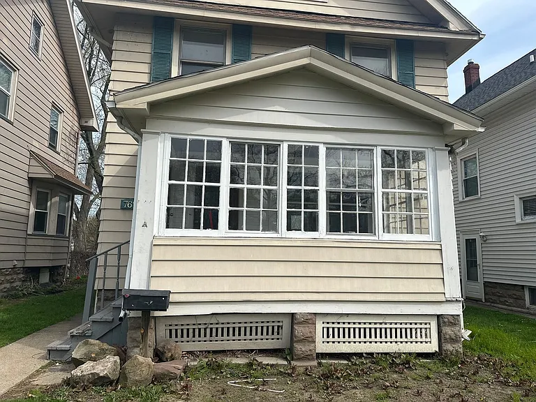 768 Flower City Park — Photo 9
