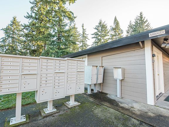 5th image of 1811 S 308th Ct #9