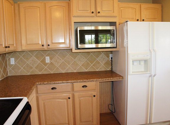 5th image of 1658 N 55 W