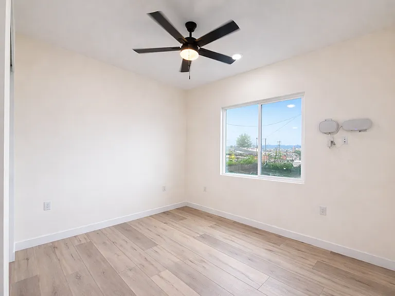 Brand New | 1613 Burton — Photo 20