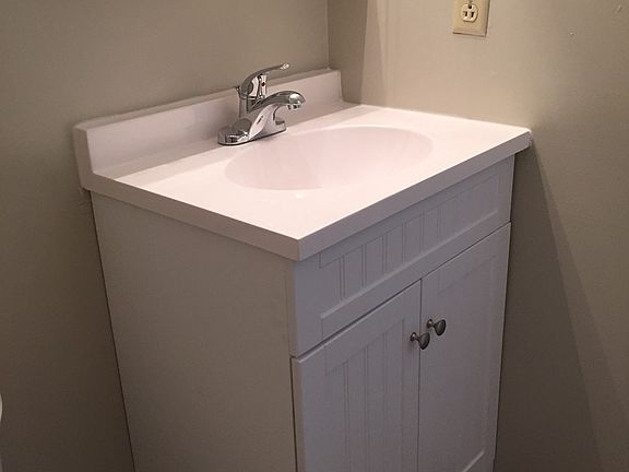 5th image of 1115 A Glen Court