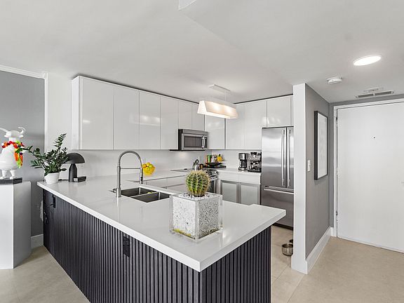 5th image of 11 Island Ave APT 1603