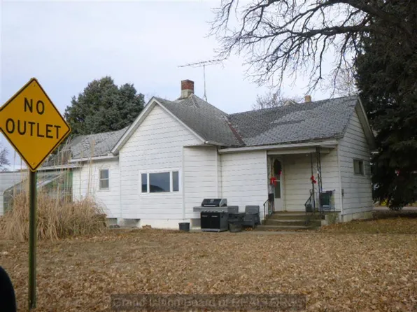 252 N 5th St, Hampton, NE 68843