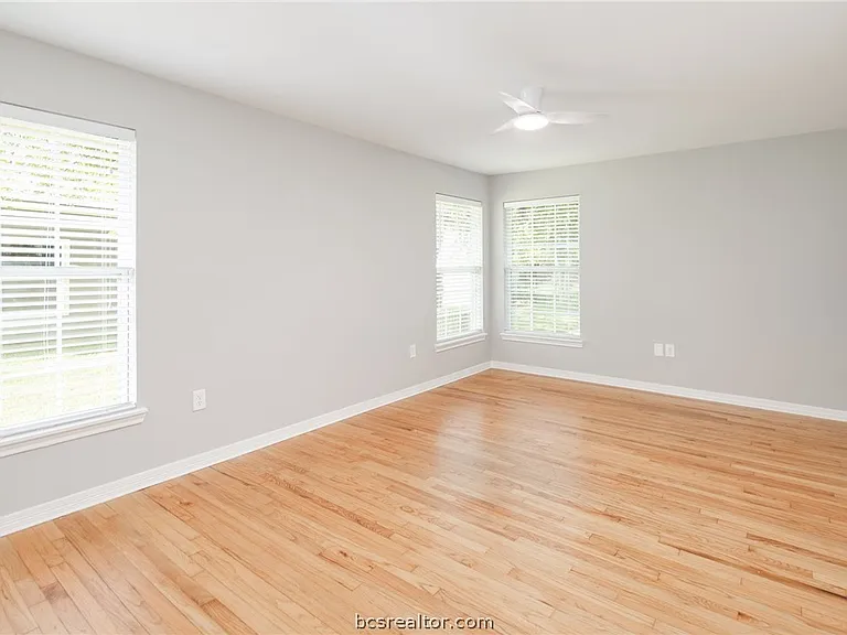 1004 Edgewood Dr — Photo 20