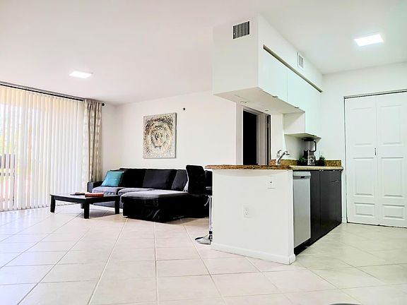 3rd image of 19501 E Country Club Dr APT 305