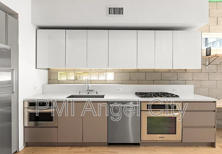 3450 Cahuenga Blvd W #607 — Photo 5