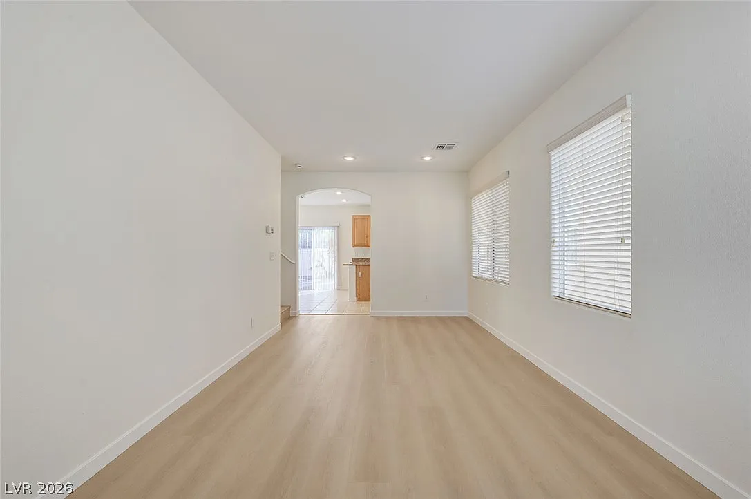 4 bed, 2.5 bath, 1746 sqft, $1,950 — Photo 4