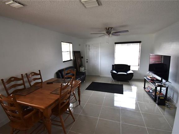 5th image of 3715 Pinewood Ave