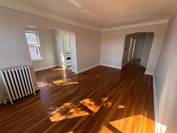 4th image of 226 Withington St #9