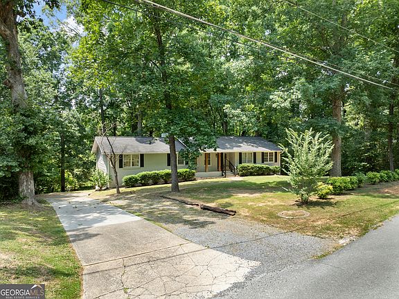 2nd image of 7 Thrushwood Rd NE