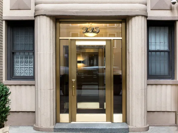 225 West 25th Street