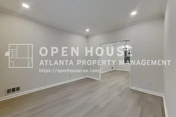 4 bed, 2.5 bath, 3231 sqft, $3,100 — Photo 3