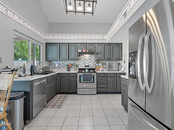 5th image of 7544 W DREYFUS Drive