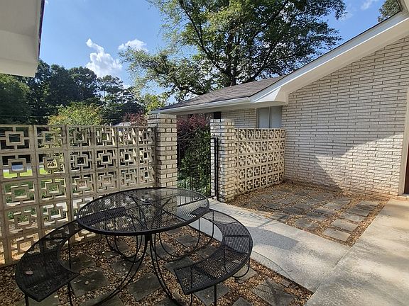 2nd image of 2357 Crestcliff Dr