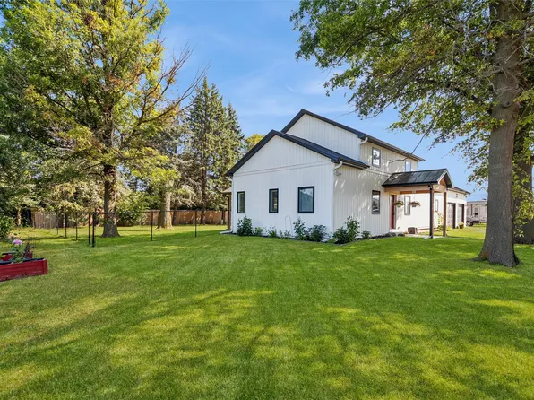 1912 W 4th St S, Newton, IA 50208
