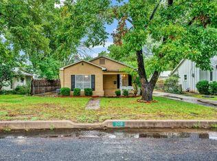 306 W Hackberry St, Fredericksburg, TX 78624