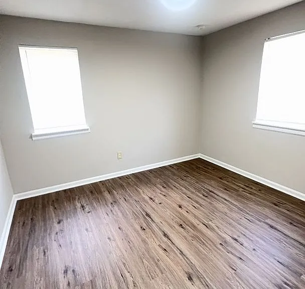 1537 Standridge St — Photo 4