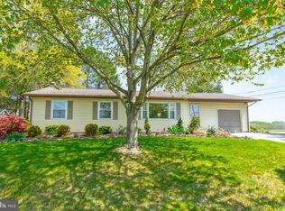 2307 Scenic Dr, Manheim, PA 17545