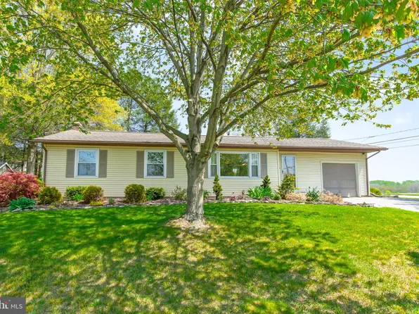 2307 Scenic Dr, Manheim, PA 17545