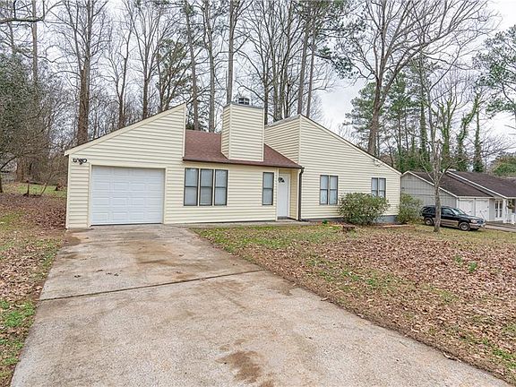 3rd image of 117 Sunnybrook Ln