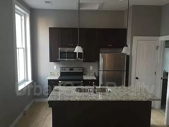 3rd image of 2025 Venable St #1