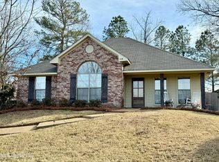 328 Fairview Dr, Brandon, MS 39047