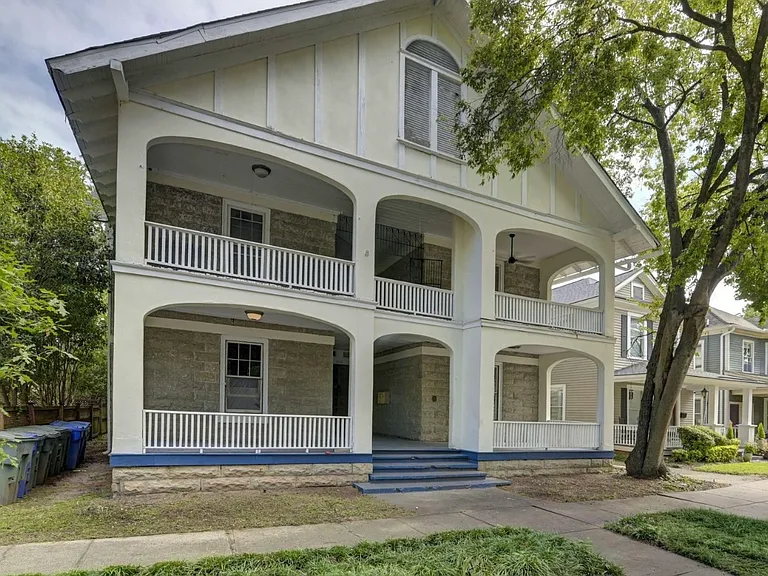 2210 Lincoln St #A — Photo 3
