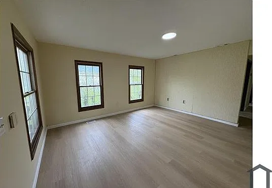 4 bed, 1092 sqft, $2,500 — Photo 2