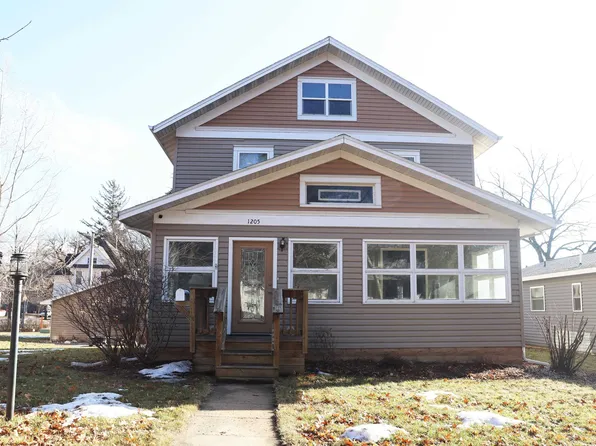 1205 Ithaca Ave, Spirit Lake, IA 51360