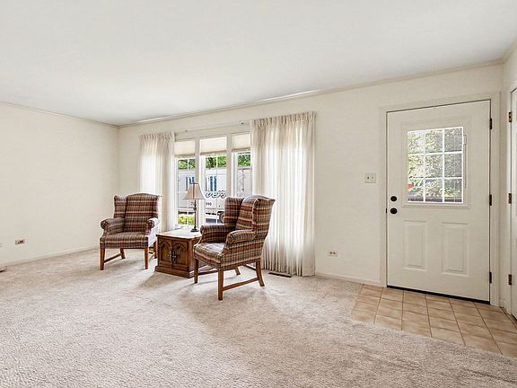 5th image of 510 E 164th Pl