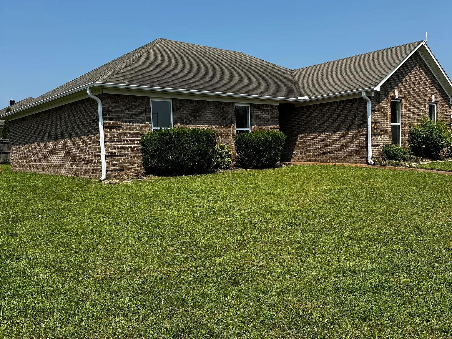 3 bed, 1362 sqft, $1,750 — Photo 2