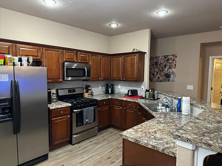1271 S Springfield Dr — Photo 2