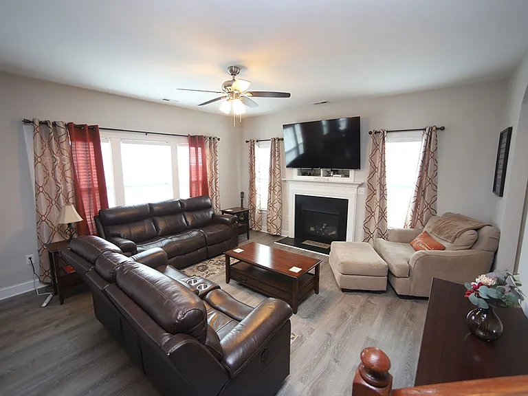 709 Lone Pine Loop — Photo 4