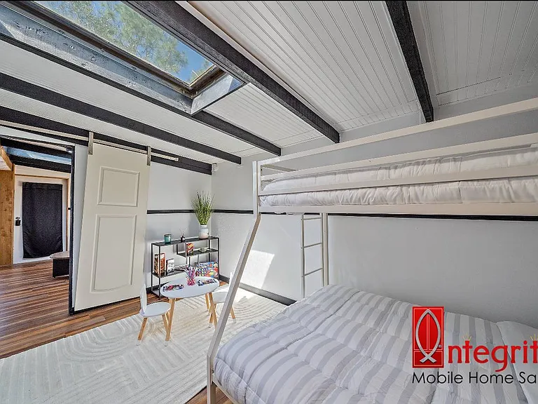1300 N River Rd #R-63 — Photo 13
