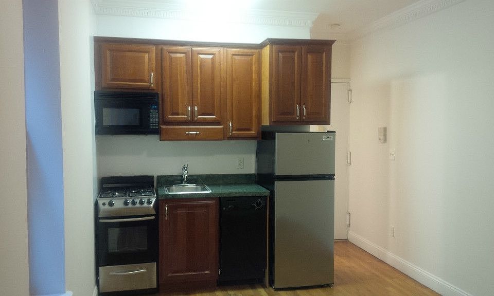 1st image of 220 W 104th St APT 3RW