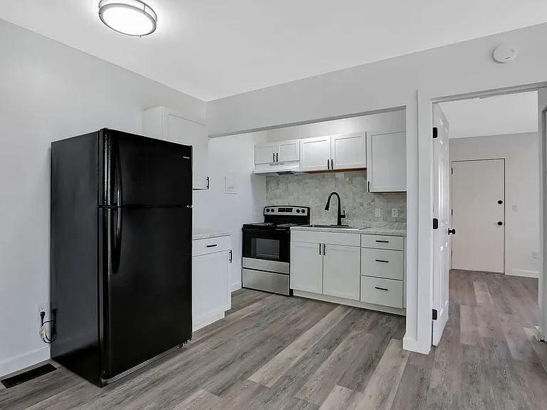 Newly Remodeled Spacious One Bedroom Apartments with Off Street Parking
Located in the Northmont City School District
Sewer,Water, and Trash Paid!
Call or text Direct for Showing