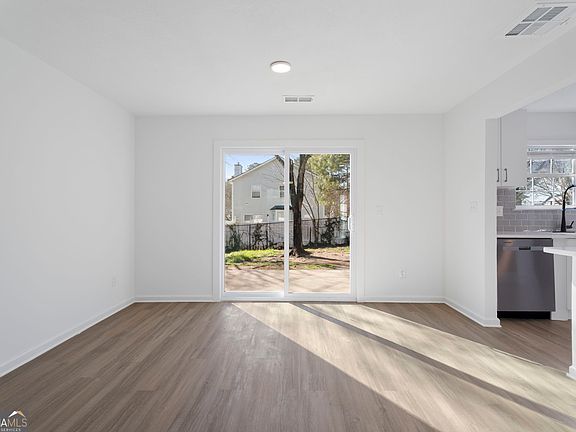 5th image of 1629 Sweetgum Hl