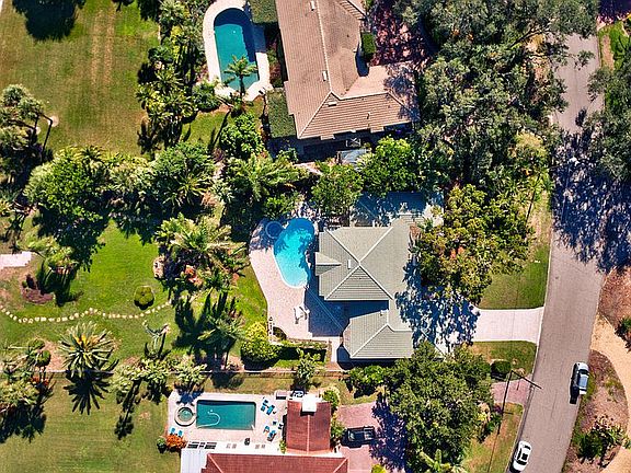 3rd image of 6110 Bahama Shores Dr S
