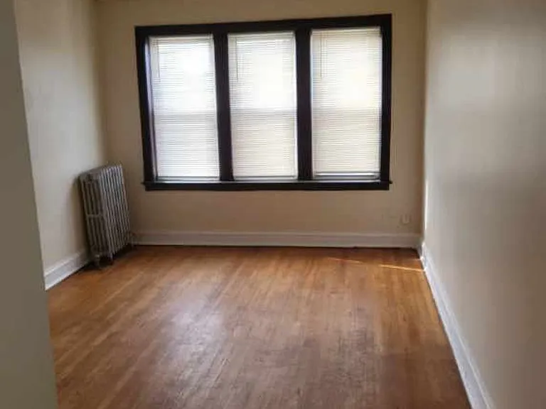 6315 S California Ave — Photo 9