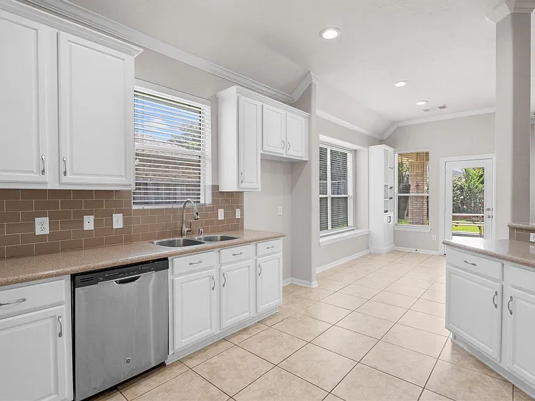 25609 Peppermill Creek Dr — Photo 16