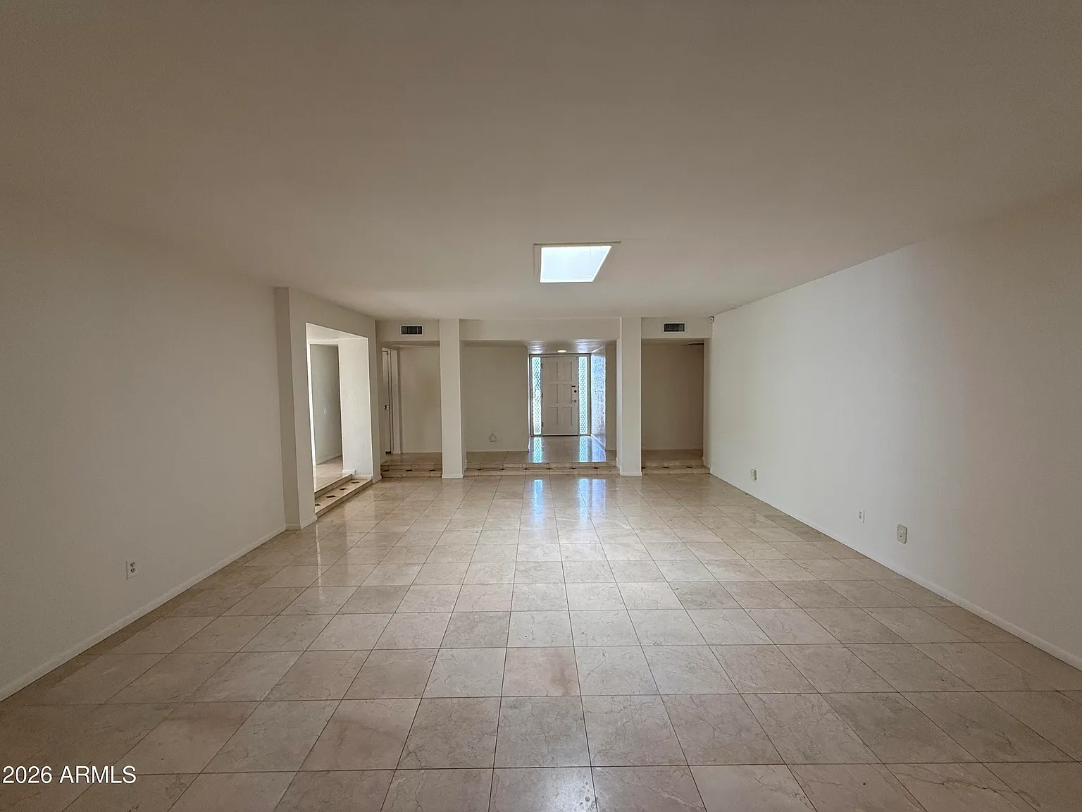 3 bed, 2.0 bath, 2155 sqft, $2,595 — Photo 3