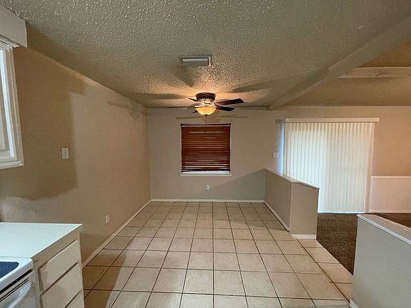 5th image of 2109 Warwick Dr