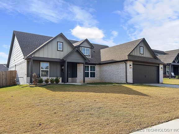 4th image of 1423 E Roanoke Pl