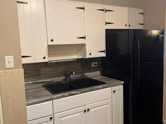 3rd image of 10016 Lakemoor Dr